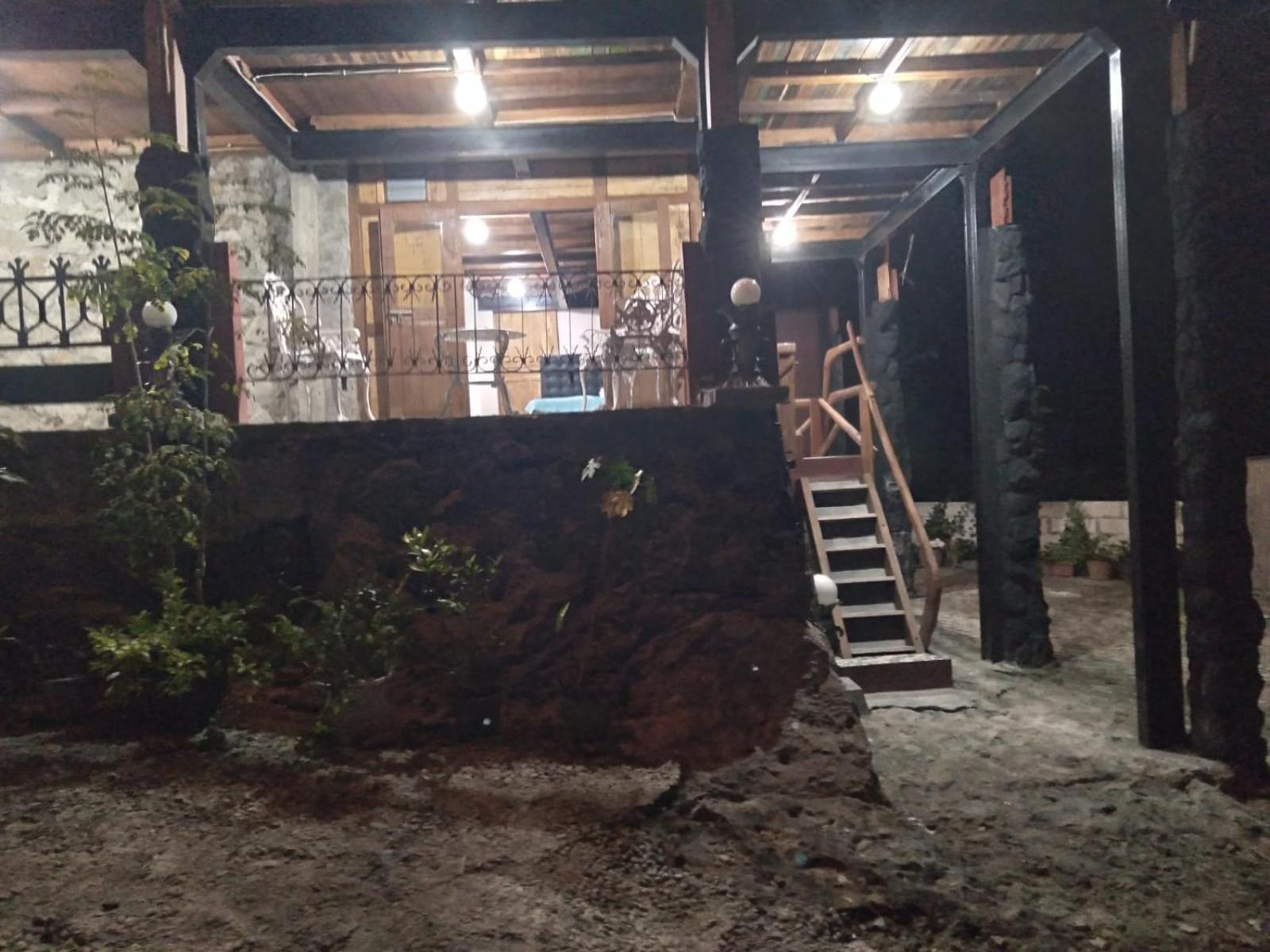 Omah Singo Stay & Resto Yogyakarta Bantul Eksteriør billede
